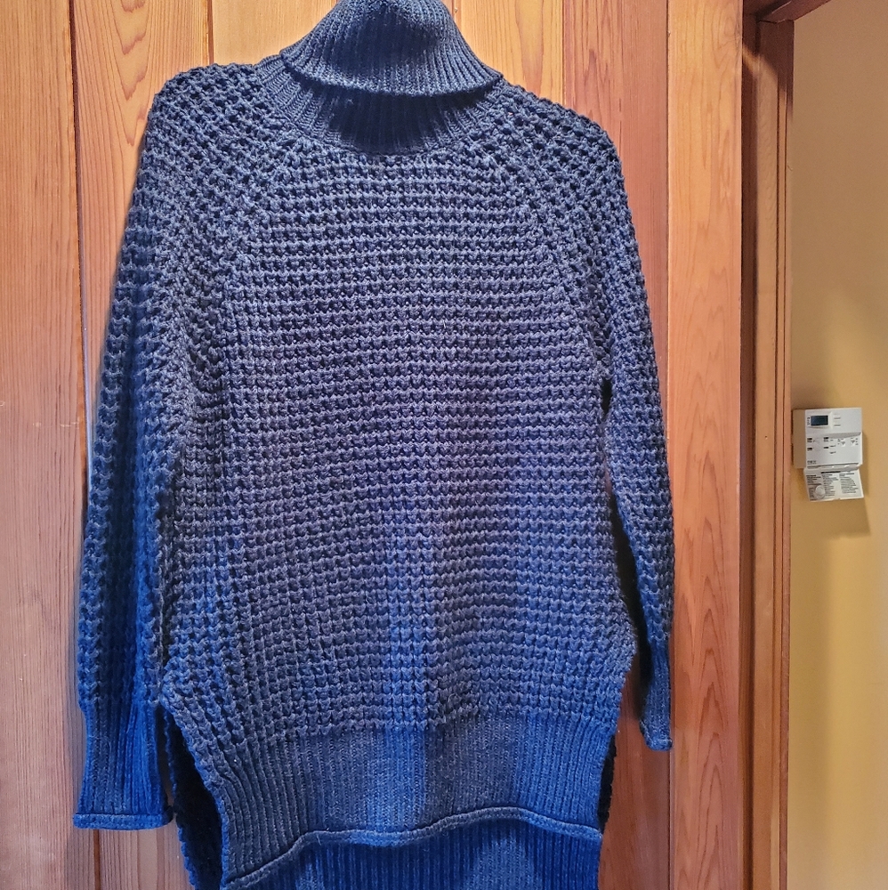 Amanda Green chunky cozy turtleneck navy indigo asymmetrical hem knit sweater